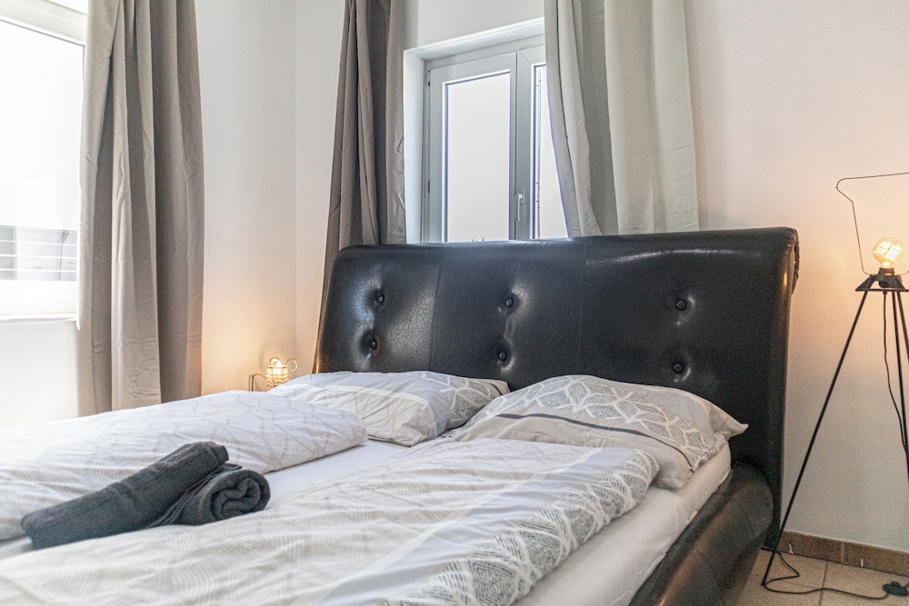 Luxury Garden Villa Sleeps 16 Guests