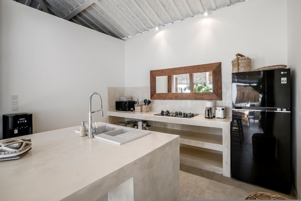 A Casa Di Renucci by Alfred in Bali - Brand New Stunning 5BR Villa Near Seminyak Beach