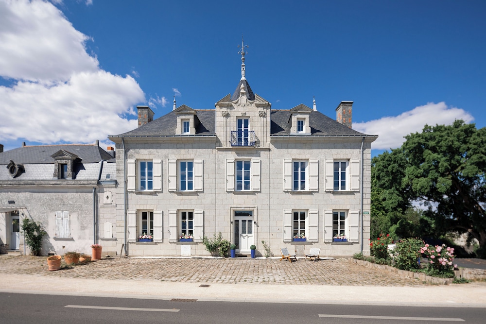 Casa Mila & Spa - Chambres d'Hôtes raffinées  vue Loire et Piscine