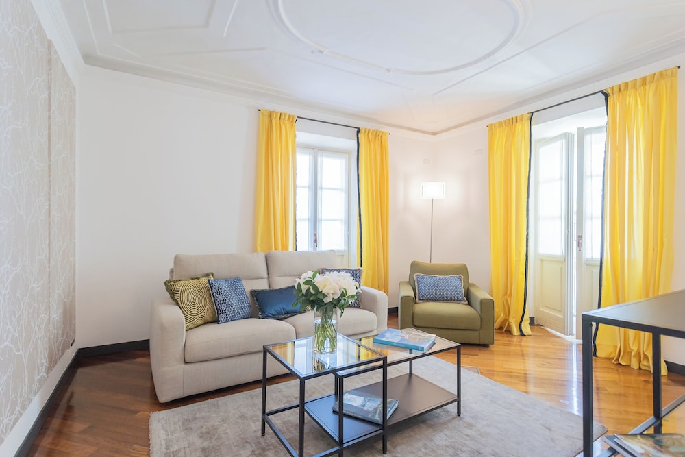 Lake Holiday Como by Rent all Como