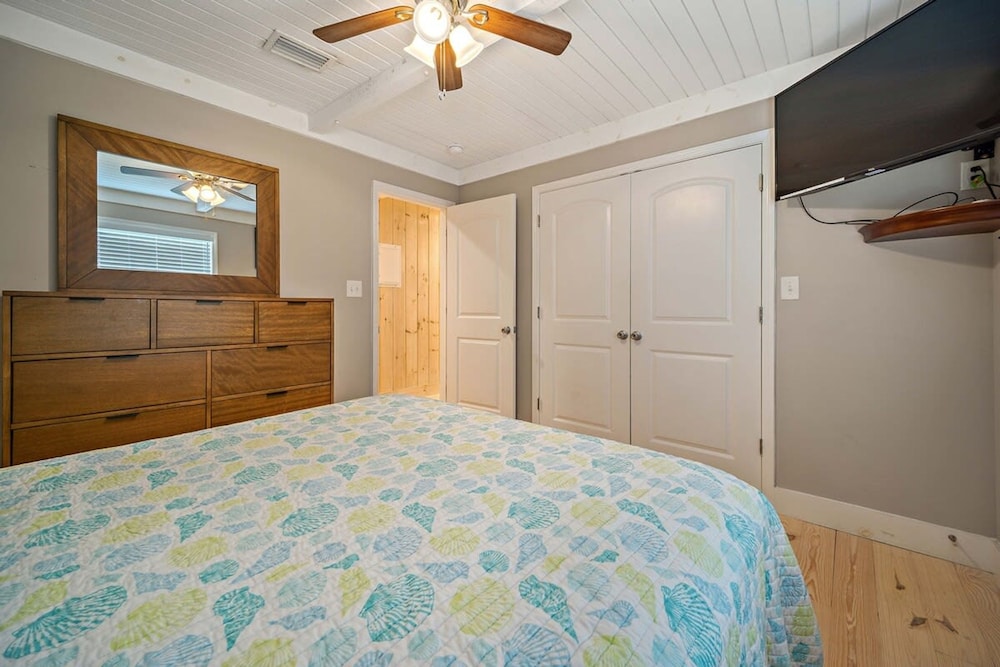 Don t Worry Beach Happy 6 BR 4 BA Sleeps 20