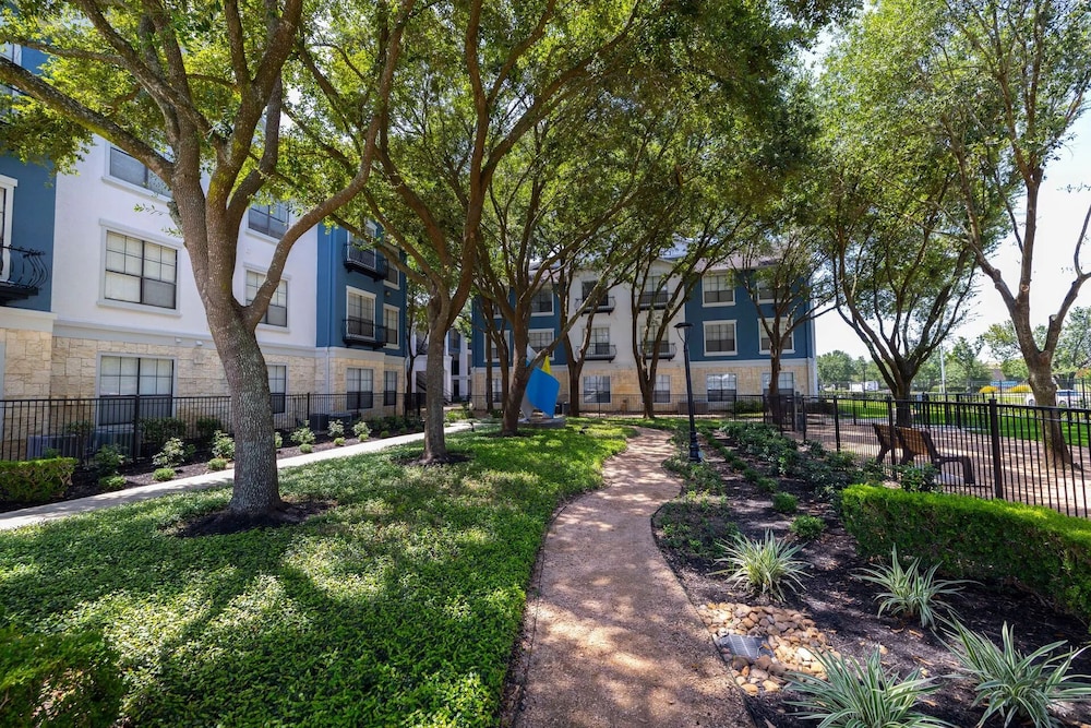 Landing Apartments Houston