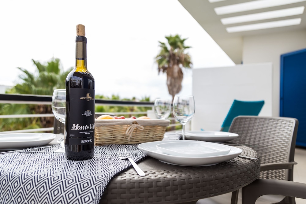 B06 - Top Floor Marina Club 2 Bed Apartment by DreamAlgarve