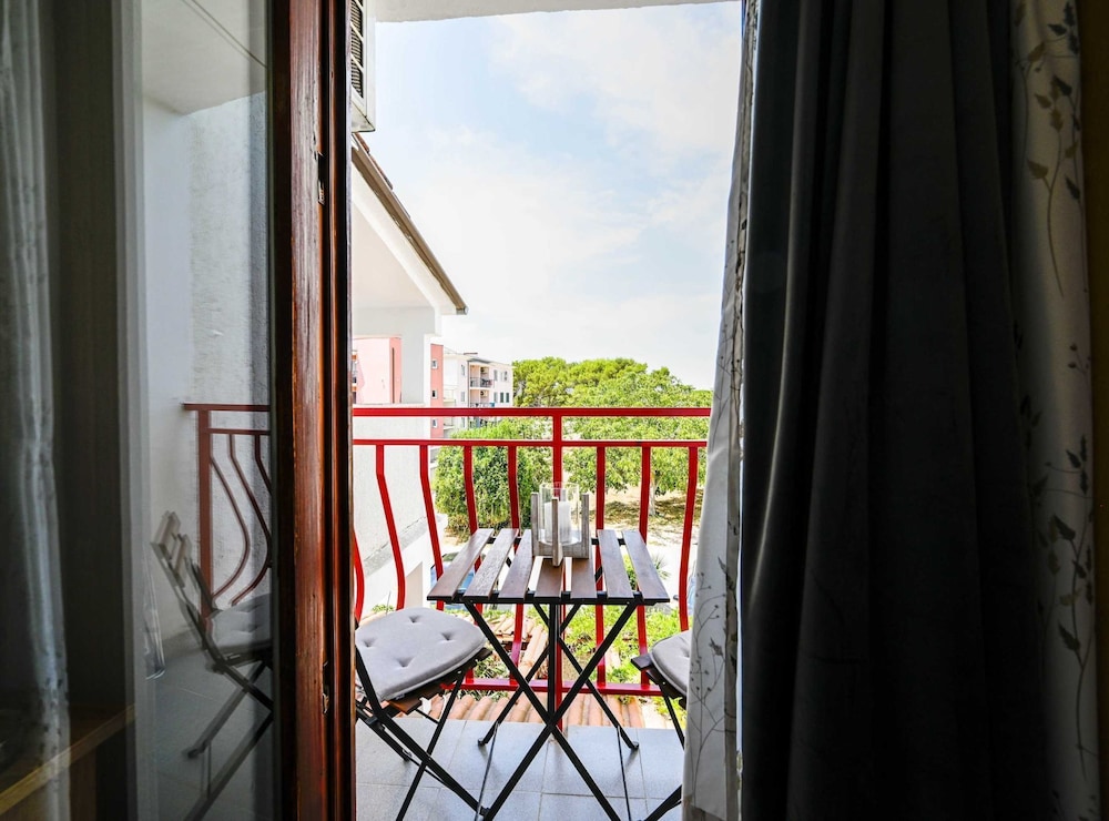 Calm and Stylish Rooms With Balcony