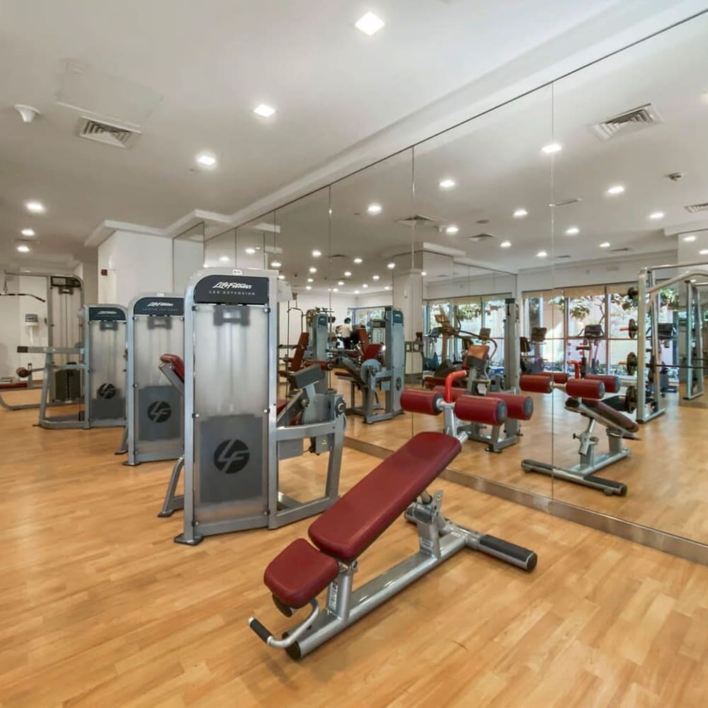 Silkhaus Spacious Boulevard Central Gym Pool