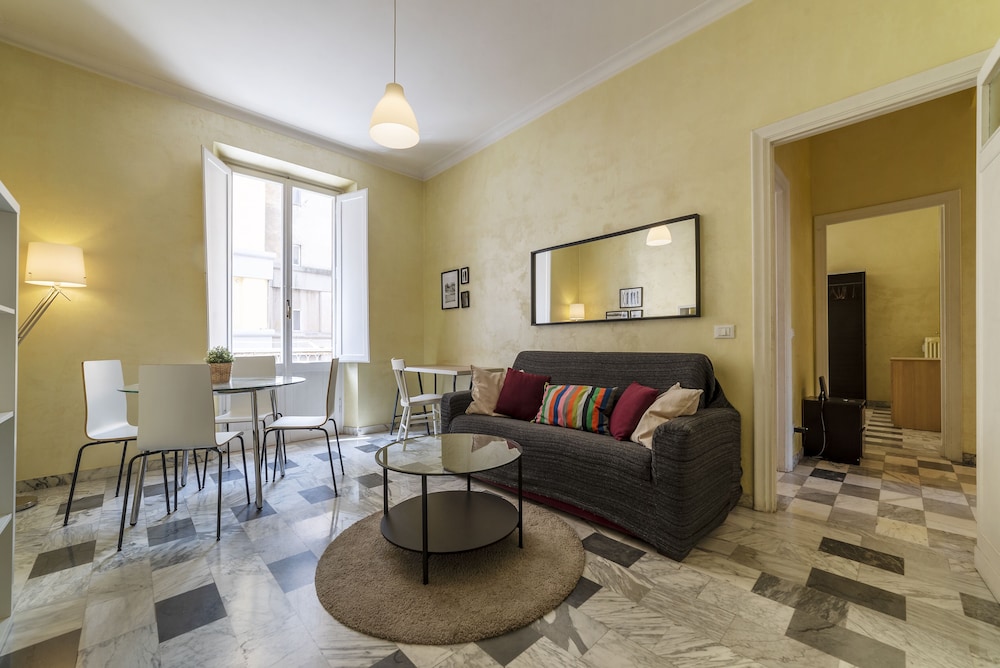 Appio Latino Cosy Flat