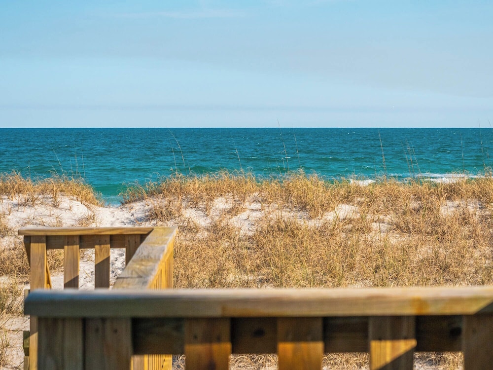 The Caroline by Topsail Realty
