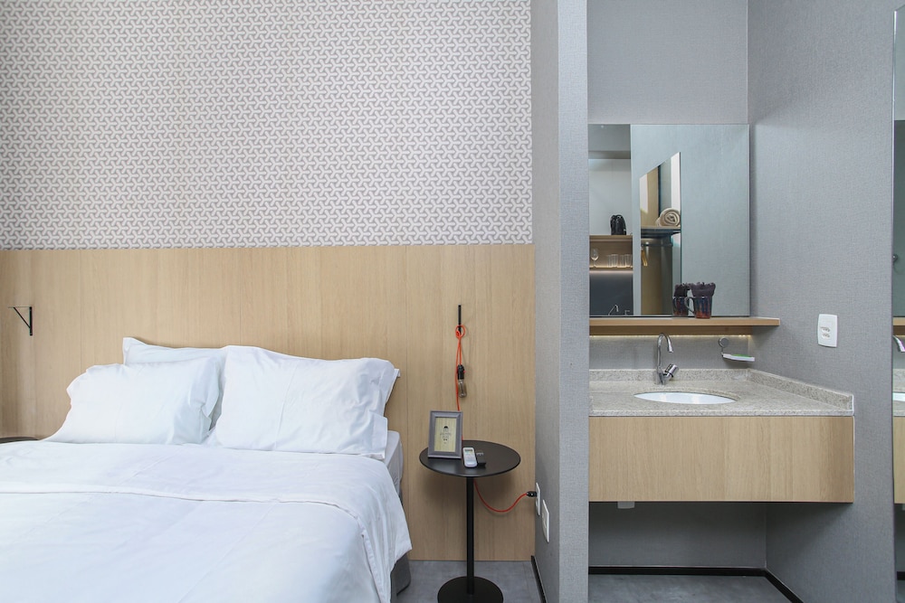 ESD - Studios E-Side By Anora Spaces