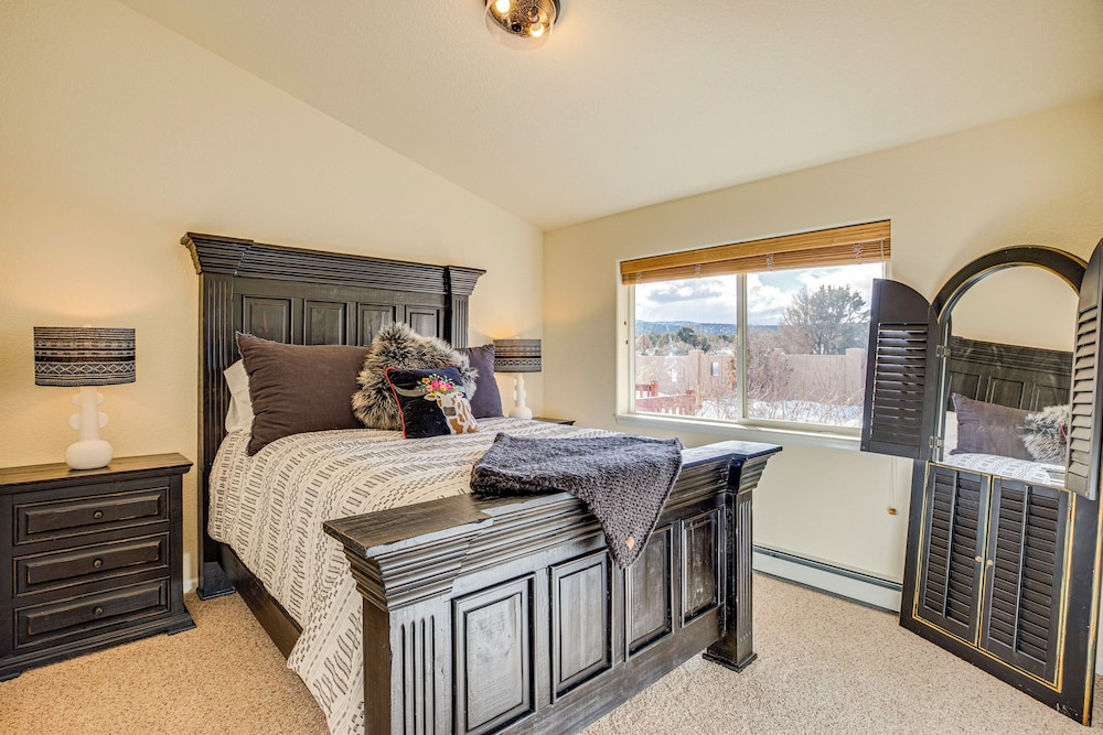 Luxe Mesa View Home on 35 Acres w/ Wraparound Deck
