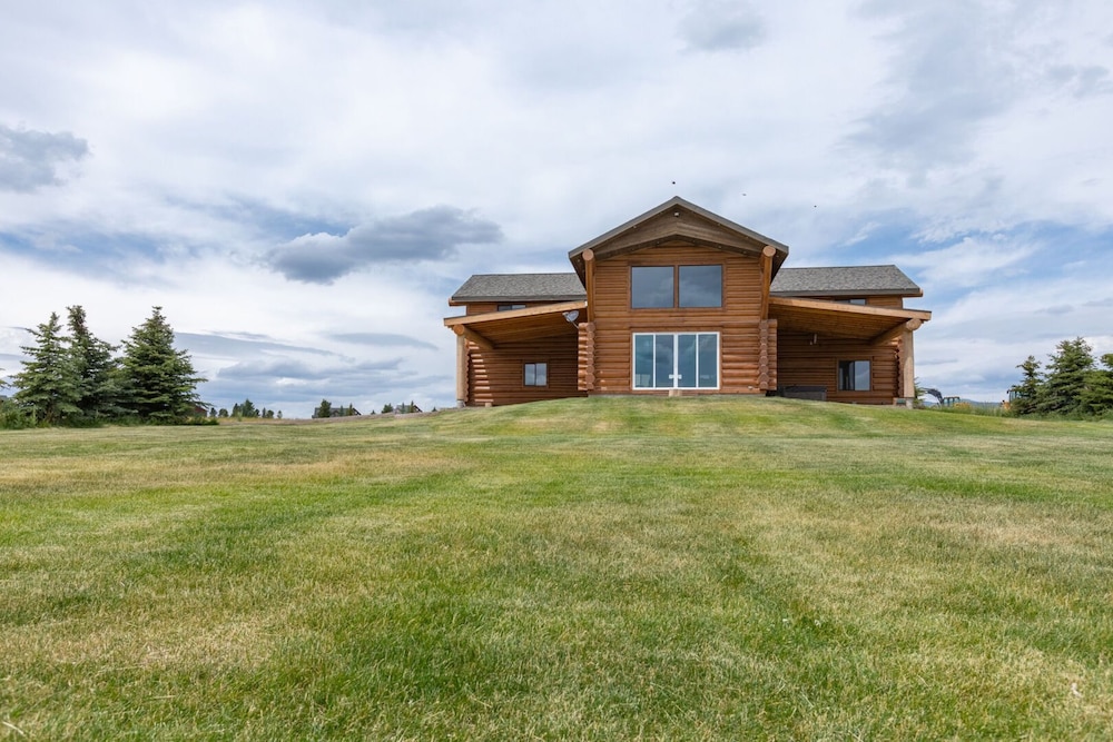 Stone Skipper Lodge