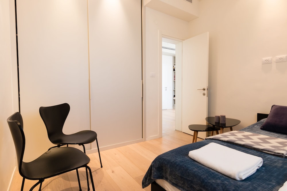 Live like Royalty in TLV DLX 2 Floor Apt view 3
