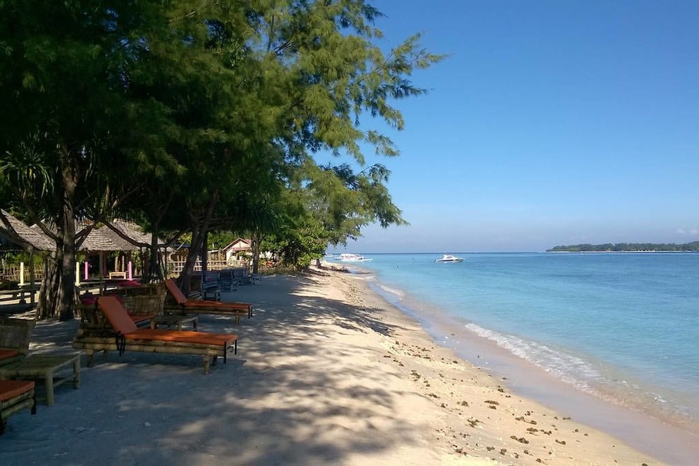 Nusa Indah Bungalows view 5