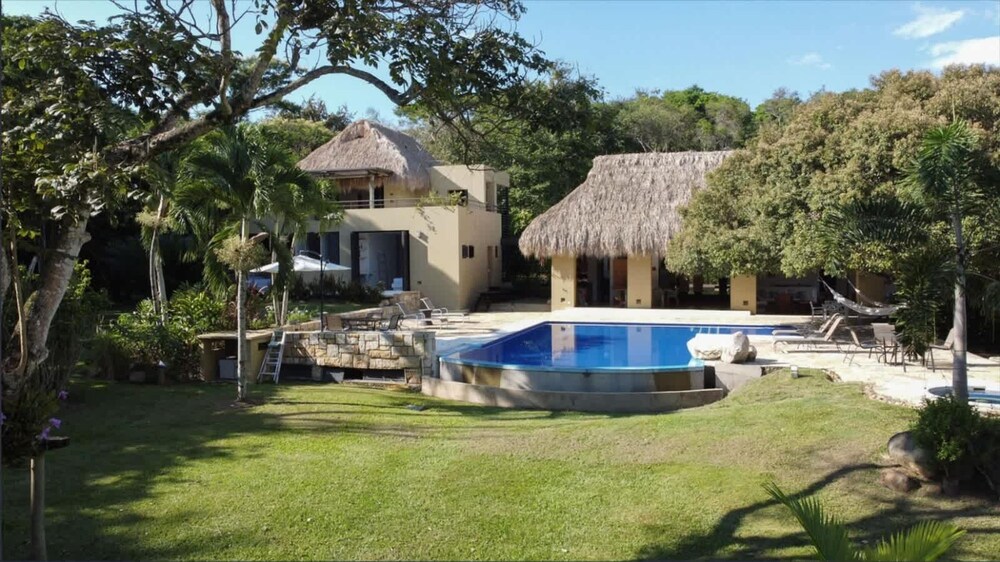 w Lovely 4BR Villa at Mesa de Yeguas