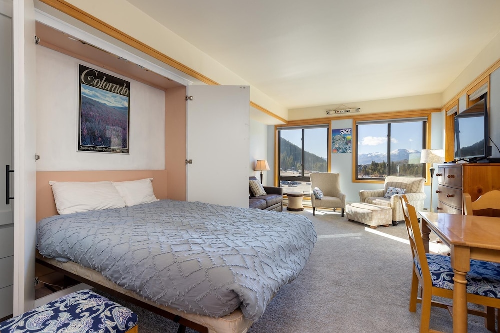 Keystone Ski Resort CO - Slopeside Lodging