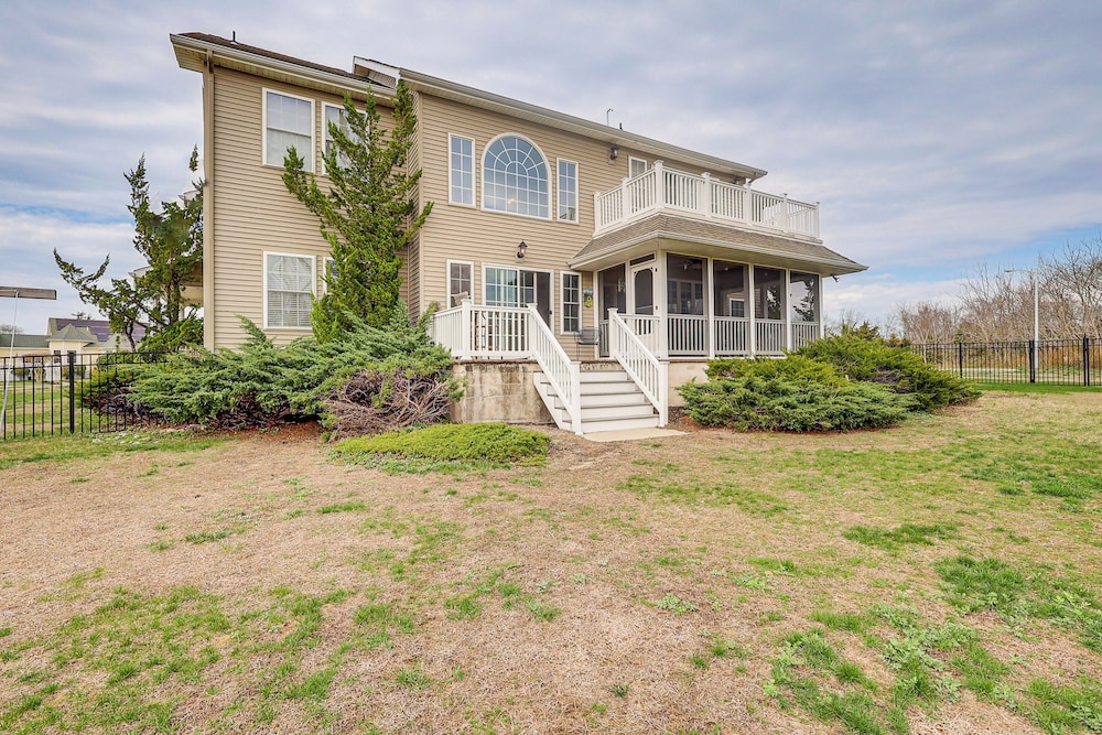 3 Mi to Shore: Spacious Gem w/ Yard in Cape May