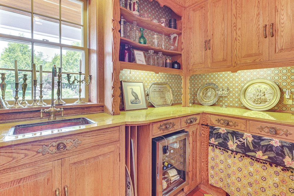 Expansive Retreat on 280 Acres in Lake Placid!