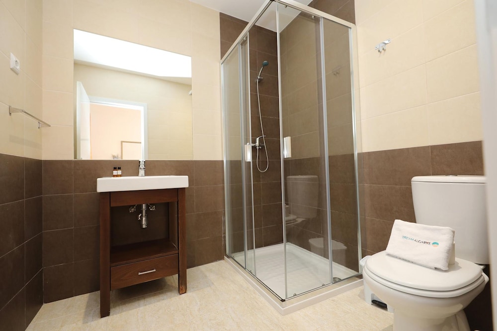Z 04 - Bedroom 4 in Gil Vicente Guest Rooms