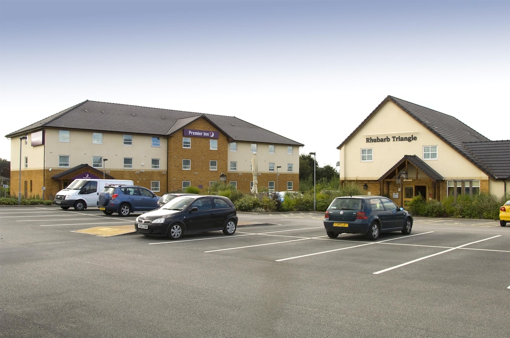 Premier Inn Wakefield City North 3