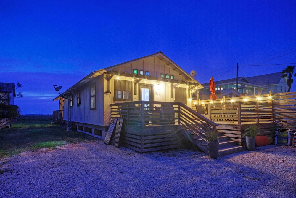 Simpatico by Avantstay Pool, Near Birding Center