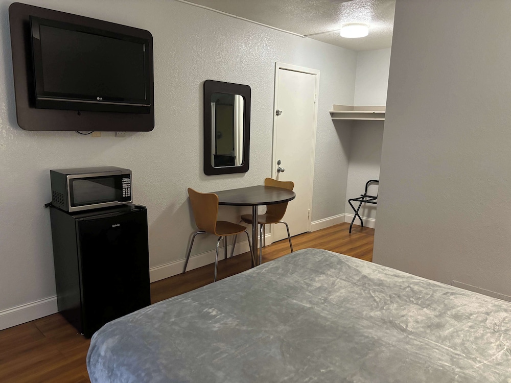 Motel 6 Pensacola, FL - Airport West