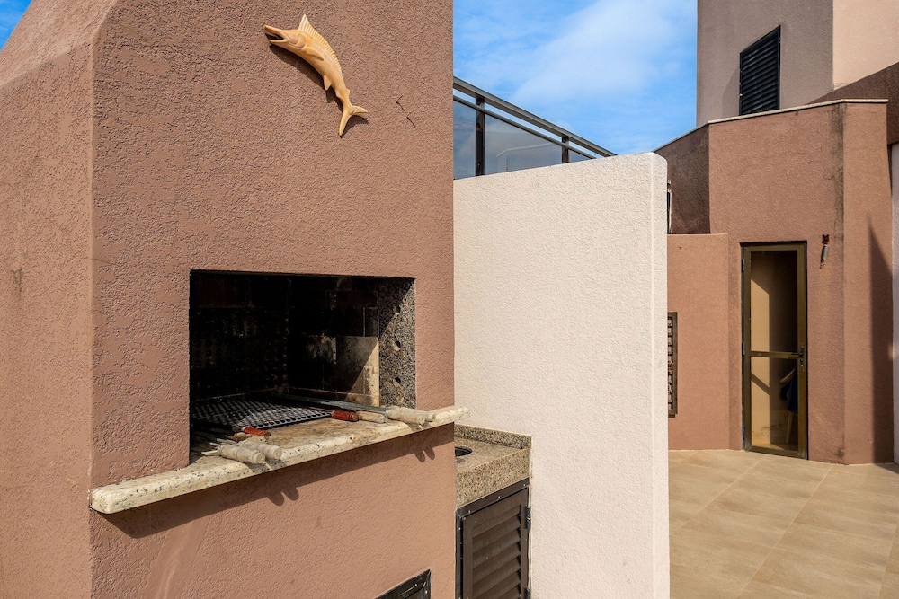 Beira-sea Condominium in Ingleses Norte - POR