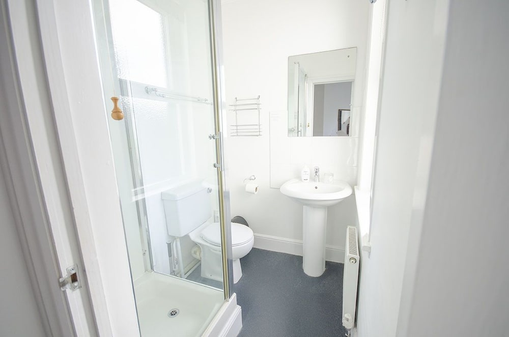 Headlands - Room Only Accommodation