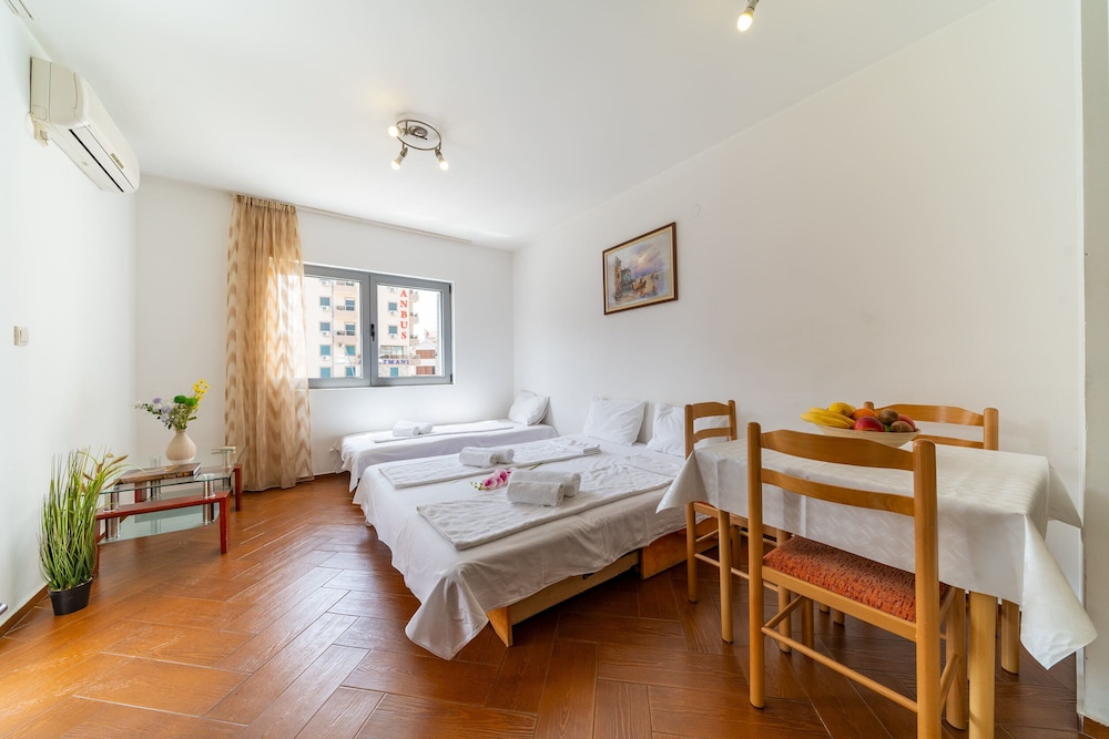 SMS Apartments
