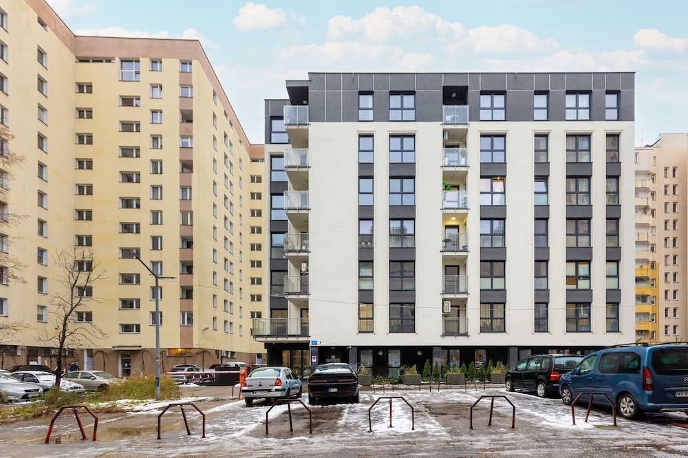 Apartment Business Centre by Renters view 2