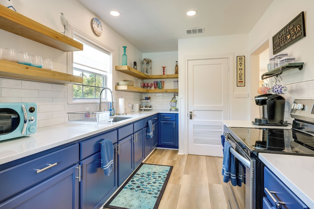 Peaceful Canyon Lake Retreat at Casa del Lago!
