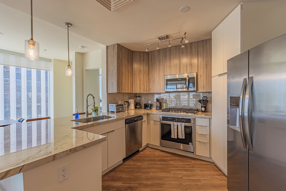 ROVE LIVING/KL - 44 Monroe