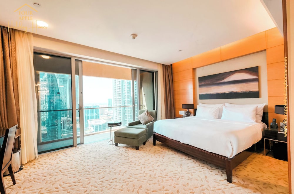 Studio with Thrilling Burj Khalifa View