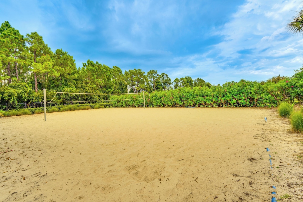 Disney Area Hub: Heated Pool & Resort-style Perks