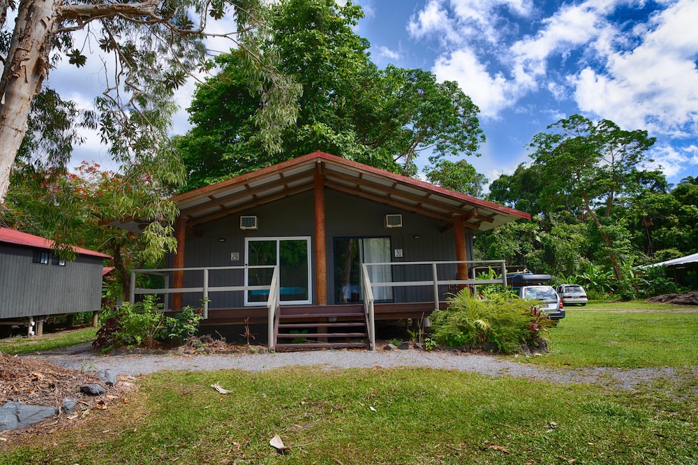 PKs Jungle Village - Hostel