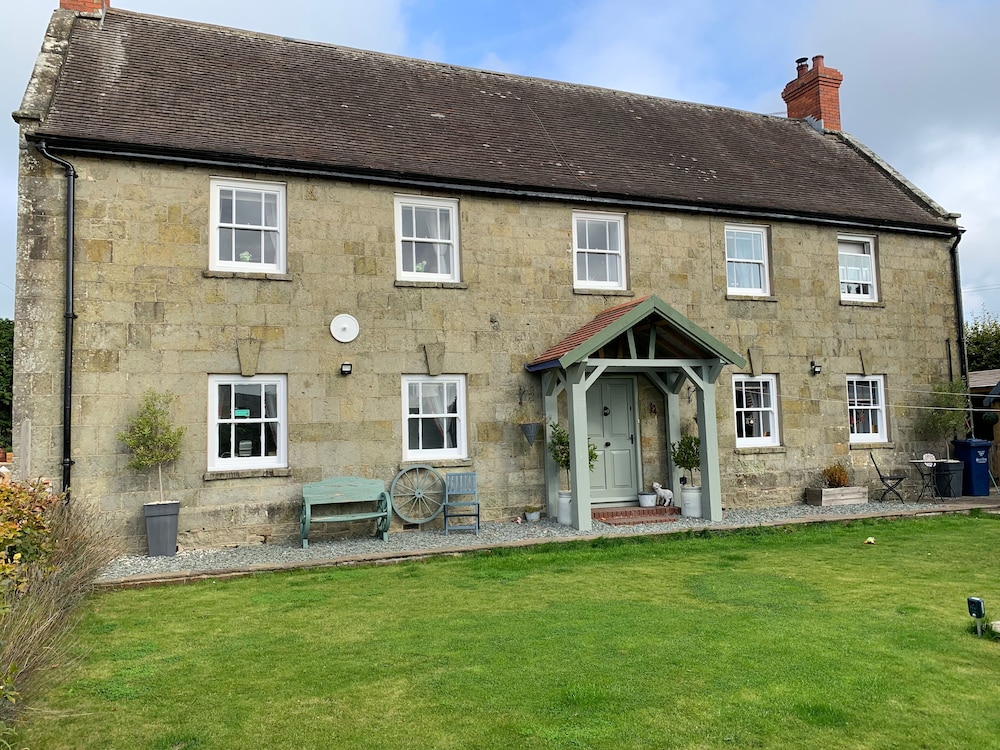 Lodbourne Farmhouse