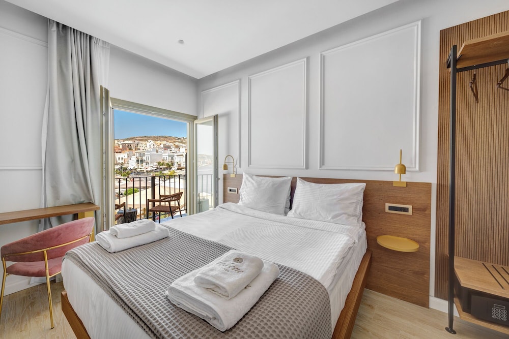 Eclectic Syros