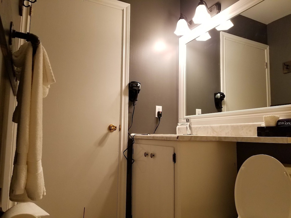 Fredericton Vacations - Silverwood Inn  Suites - Property Image 10