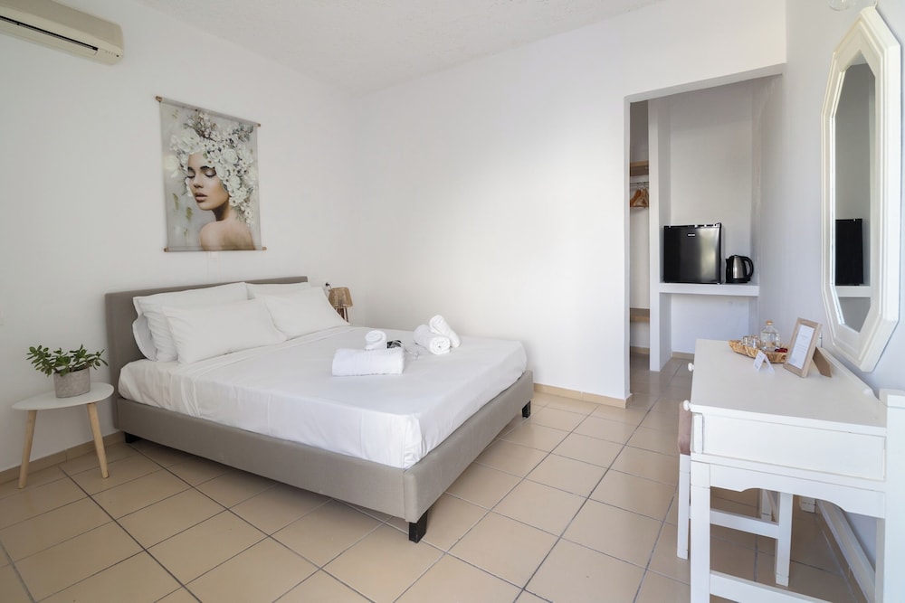 Hesperia Apartments