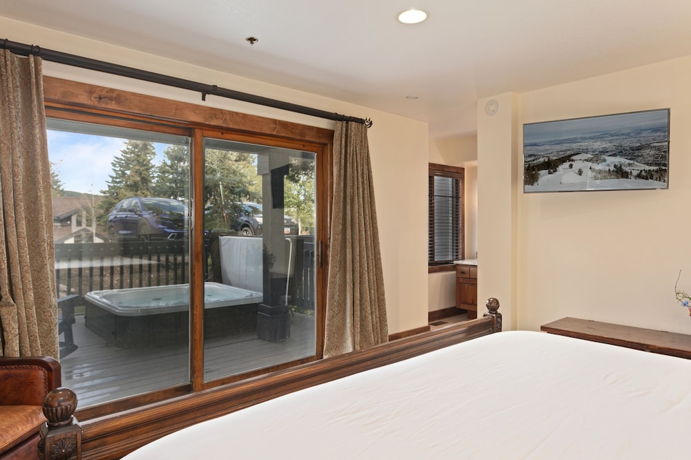 Ridgepoint - Three Bedroom with Spa #128 3 Condo