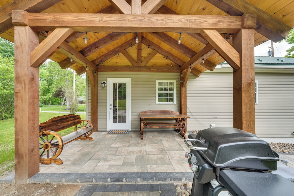 Fish, Hunt & Hike: Pet-friendly Home in Allenwood