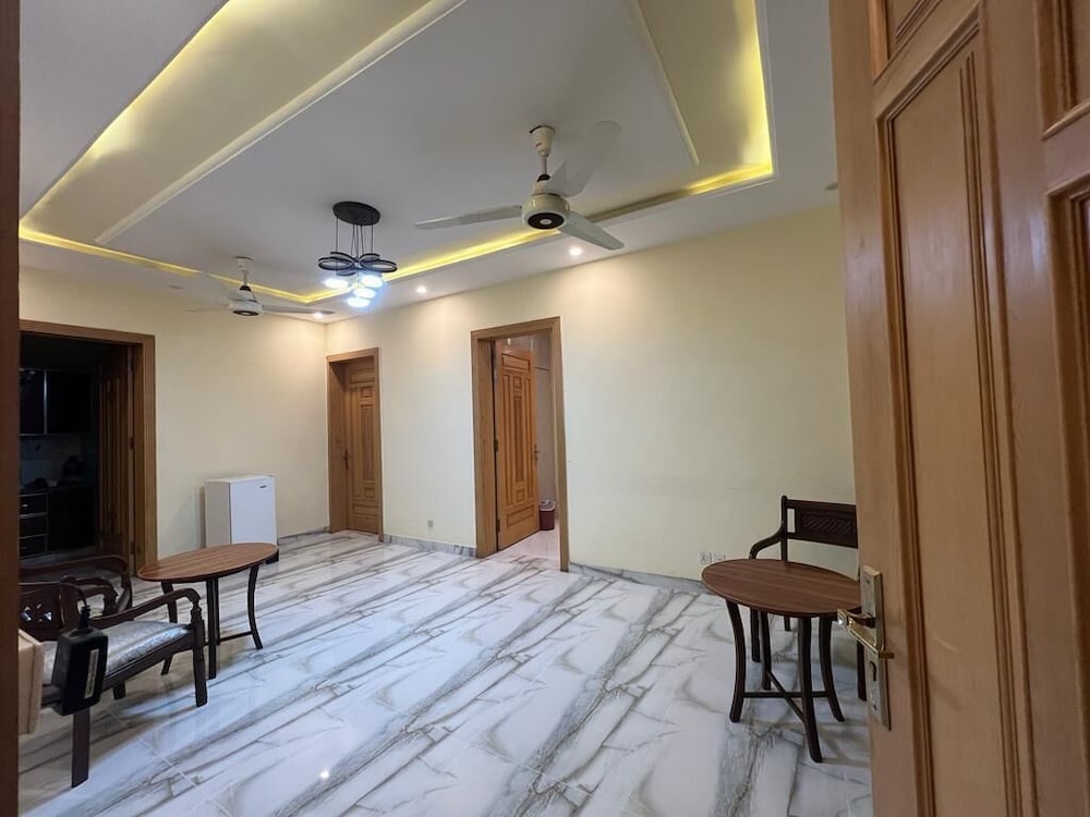 Lavish Guest House G-8 view 3