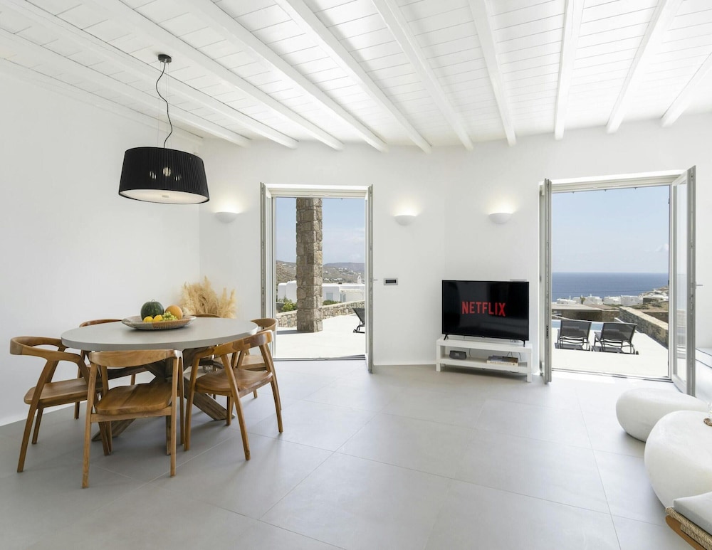Pristine Villa With Swimming Pool