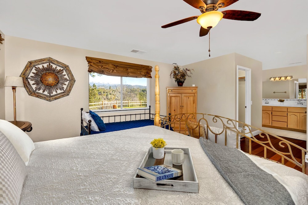 Awesome Views, Game Room, Hot Tub and More! view 4