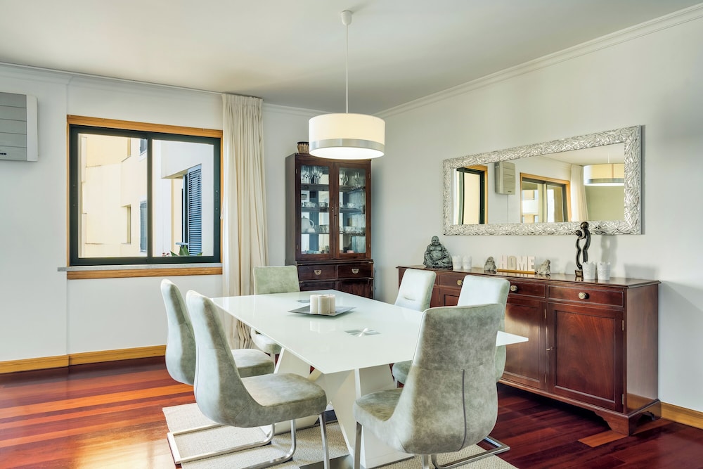 IVIS Home By HR Madeira