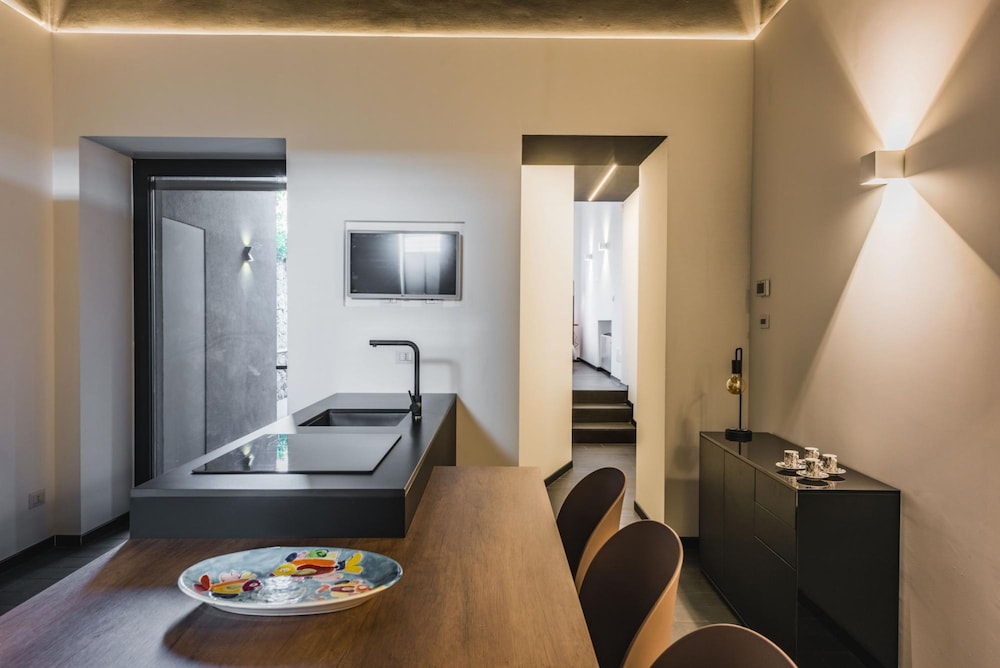 Leone Apartment With Garden by Wonderful Italy