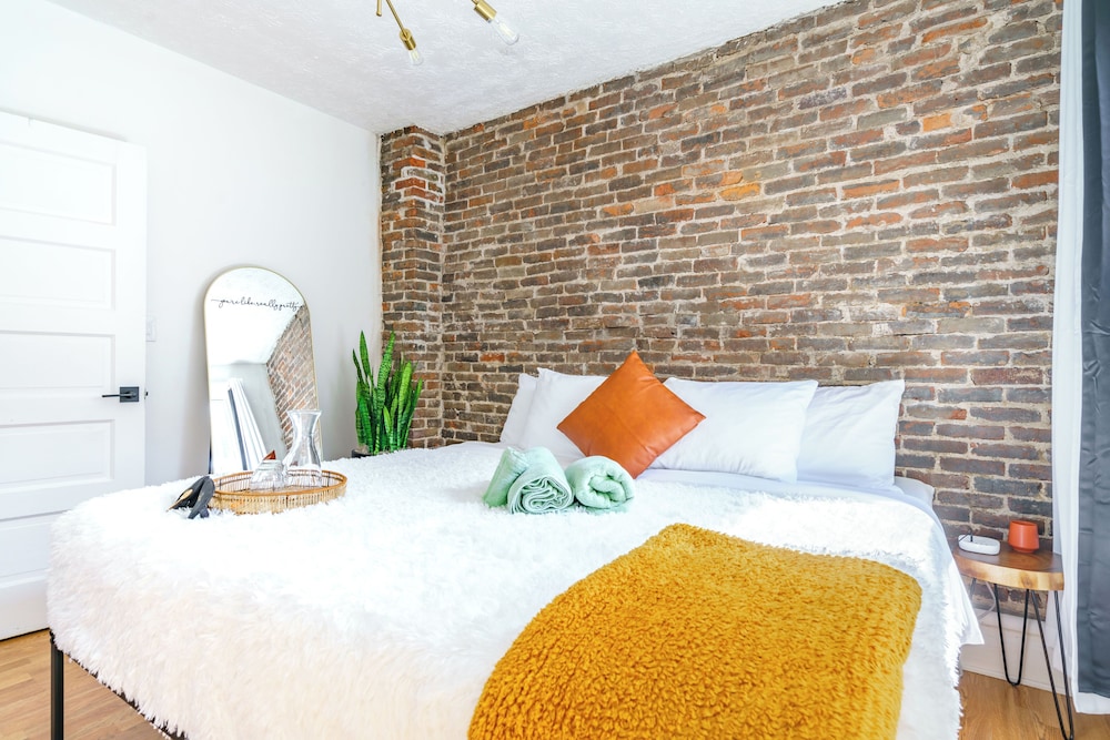 Jungle House Boutique Suites – Short North & Convention Center
