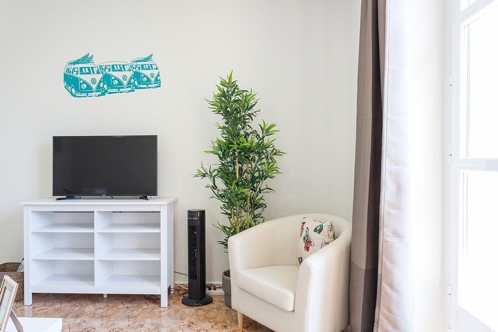 Stunning Urban Apt. Historic District - Sol view 3