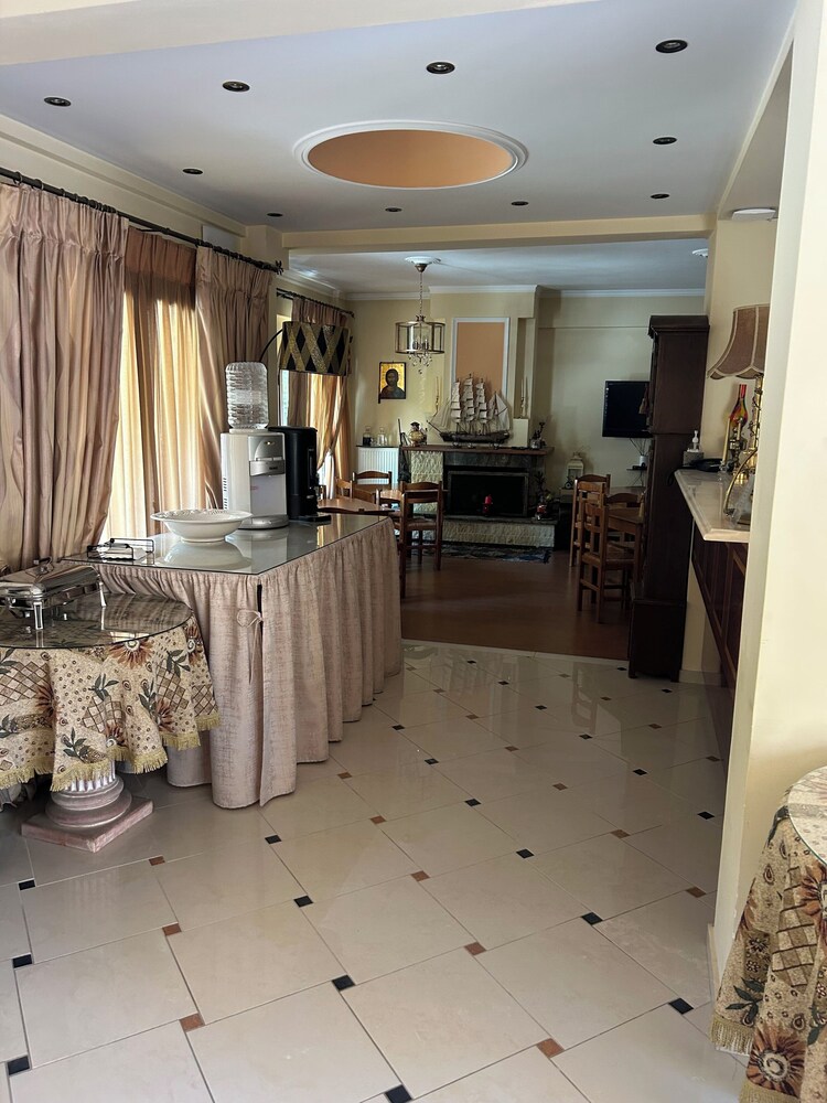Aristarchos Lodge