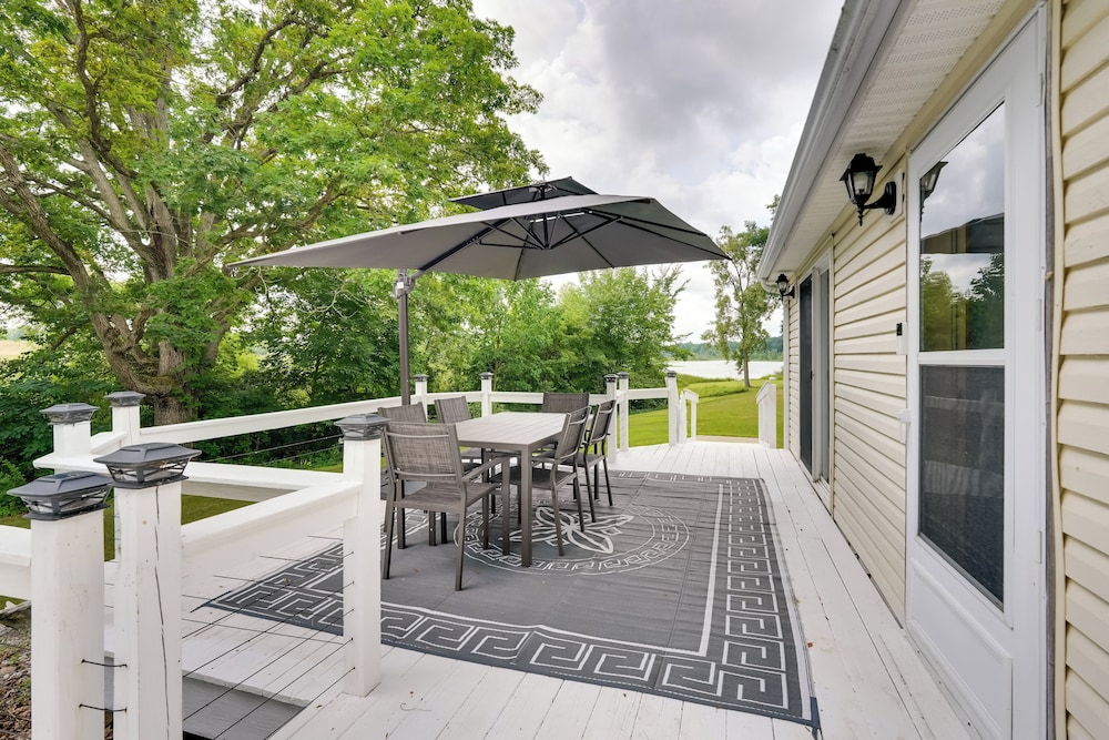Lakefront Getaway w/ Dock & Yard in Reading!