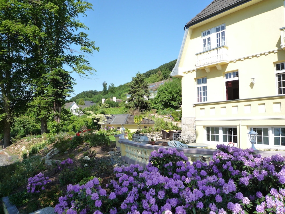 Relaxa at a Luxurious Villa in Bad Pyrmont