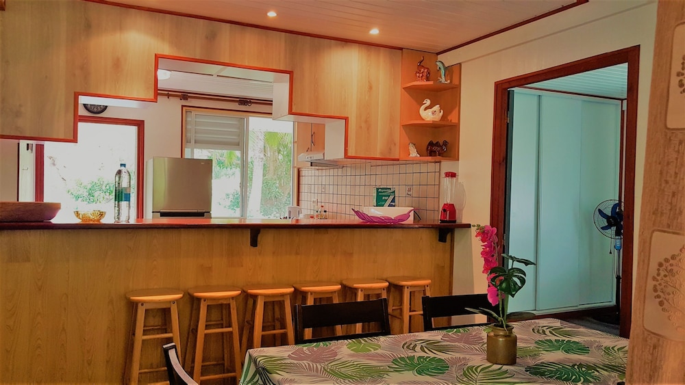 Huahine - Hibiscus House